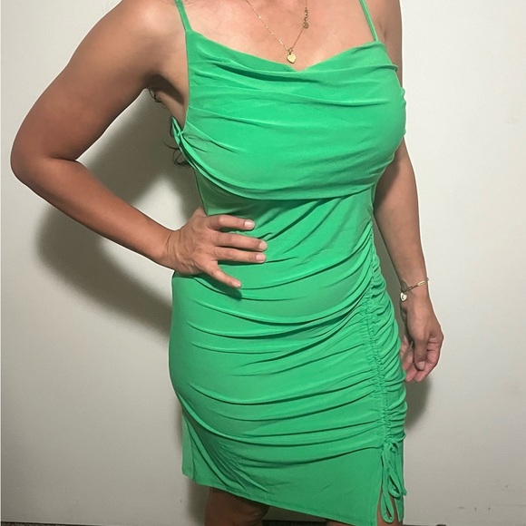 Green dress - Picture 2 of 3